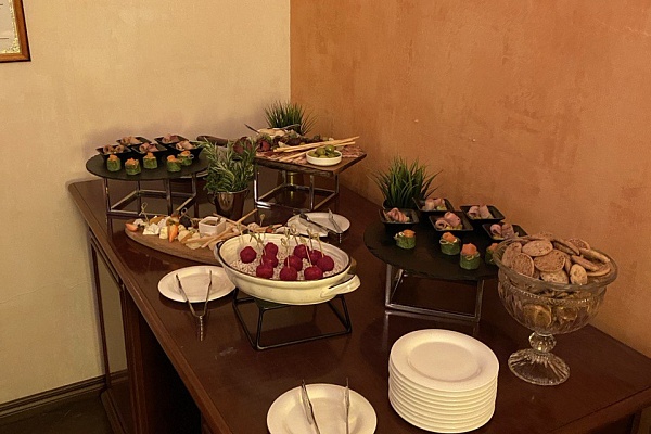 Закрытый показ фильма в кинотеатре Аврора