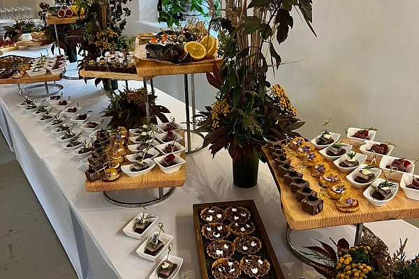 Фуршеты в лофт-пространствах Санкт-Петербург