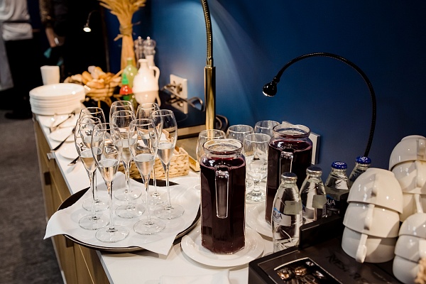 Обслуживание зон гостепреимства во время всех футбольных матчей на Газпром-Арене