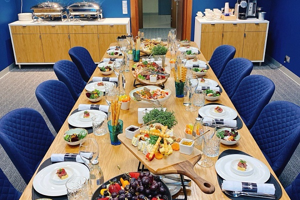 Обслуживание зон гостепреимства во время всех футбольных матчей на Газпром-Арене