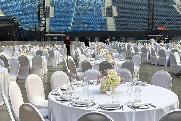 Гала-ужин в рамках Газового форума в 2023, 2024 и 2025 годах - банкет в чаше стадиона на 2500 гостей