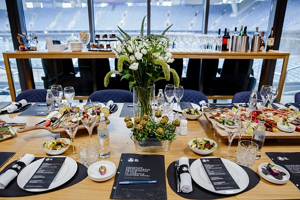 Обслуживание зон гостепреимства во время всех футбольных матчей на Газпром-Арене