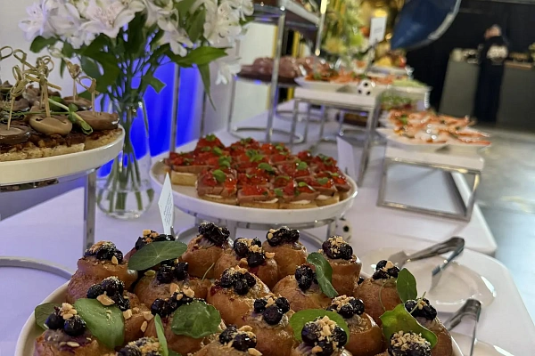 Фуршеты в лофт-пространствах Санкт-Петербург